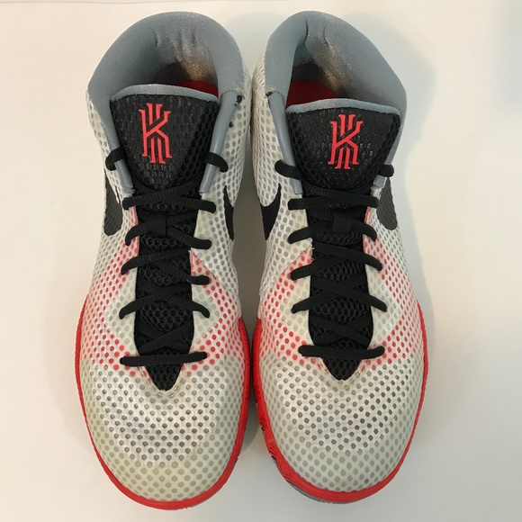 Nike Kyrie 1 Shoe Men Sz 9.5 Home Black Infrared - Picture 4 of 8